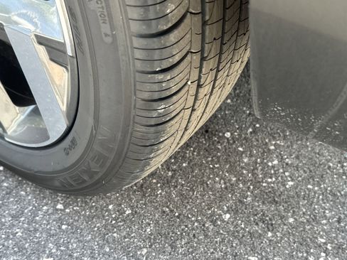 New 2025 Hyundai Venue SEL image 11