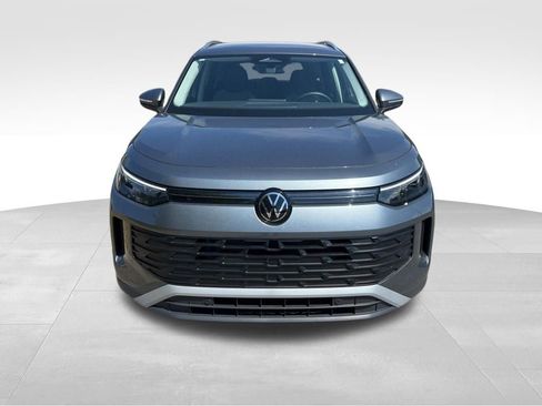 Used 2025 Volkswagen Tiguan S FWD image 3