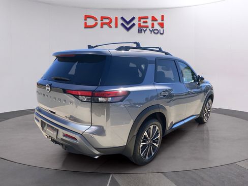 New 2026 Nissan Pathfinder Platinum w/ Cargo Package image 5
