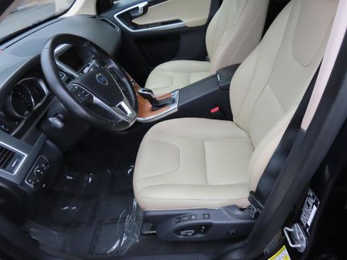 Used 2017 Volvo XC60 T5 Inscription w/ Advanced Package AWD/4WD image 7