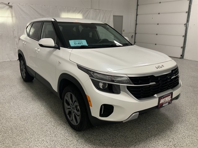 Used 2026 Kia Seltos LX AWD/4WD image 3