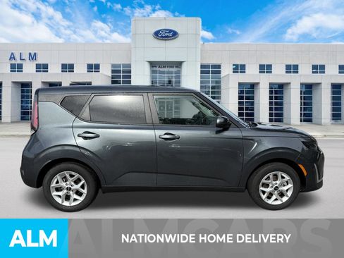 Used 2025 Kia Soul LX w/ LX Technology Package FWD image 4
