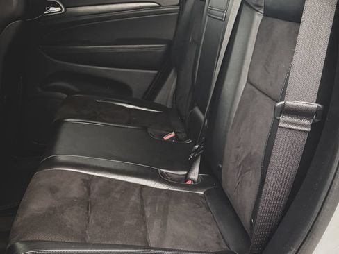Used 2020 Jeep Grand Cherokee Altitude RWD image 27
