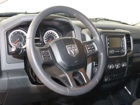 Used 2018 RAM 1500 Express AWD/4WD image 6
