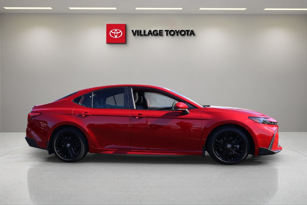 Used 2025 Toyota Camry SE w/ Convenience Package FWD image 6