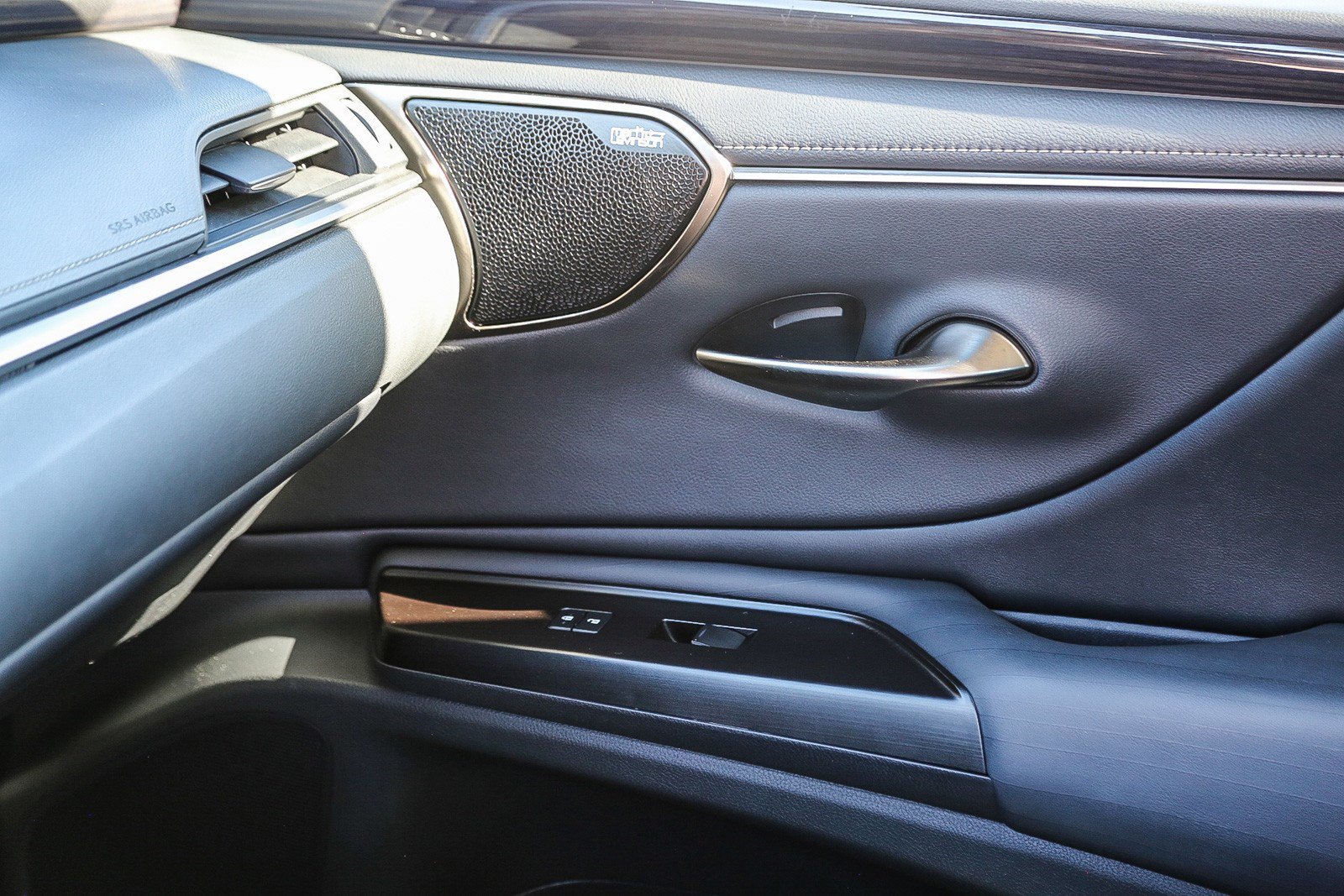 Used 2019 Lexus ES 350 Ultra Luxury w/ Accessory Package 2 FWD image 21