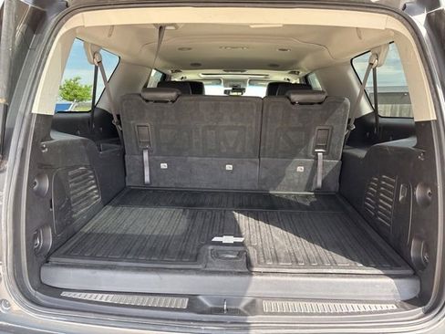 Used 2018 Chevrolet Suburban LT AWD/4WD image 31
