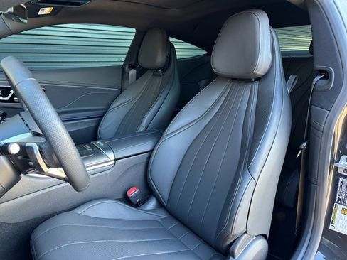 Used 2025 Mercedes-Benz CLE 300 4MATIC Coupe image 5