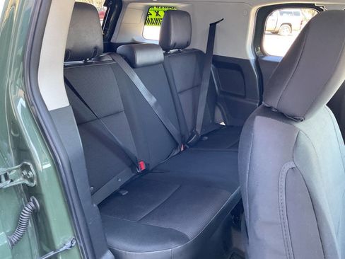 Used 2011 Toyota FJ Cruiser 4WD w/ Convenience Pkg image 32