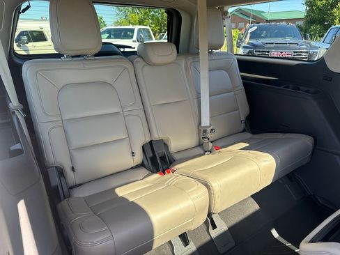 Used 2024 Lincoln Navigator L Reserve AWD/4WD image 11