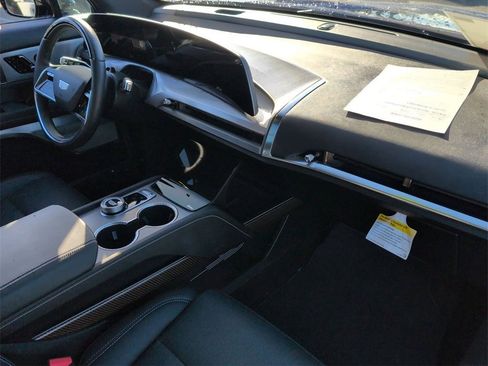 Used 2026 Cadillac Vistiq Sport image 32