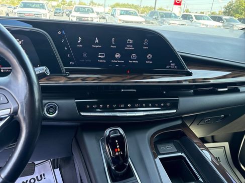 Used 2022 Cadillac Escalade Sport Platinum AWD/4WD image 21