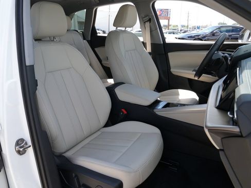 Used 2025 Audi Q5 Premium Plus w/ Premium Plus AWD/4WD image 16