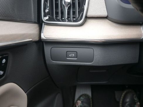 New 2026 Volvo XC90 B5 Plus w/ Protection Package Premier image 29