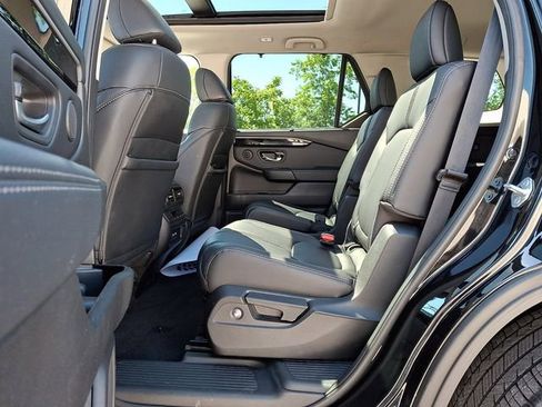 Used 2023 Honda Pilot Touring image 13