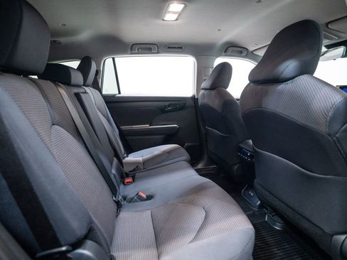 Certified 2025 Toyota Highlander LE AWD/4WD image 31