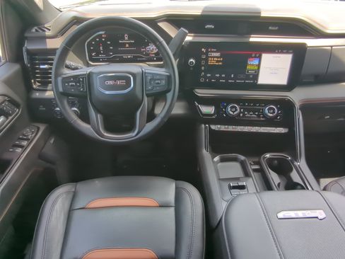 Used 2024 GMC Sierra 2500 AT4 w/ AT4 Preferred Package AWD/4WD image 14
