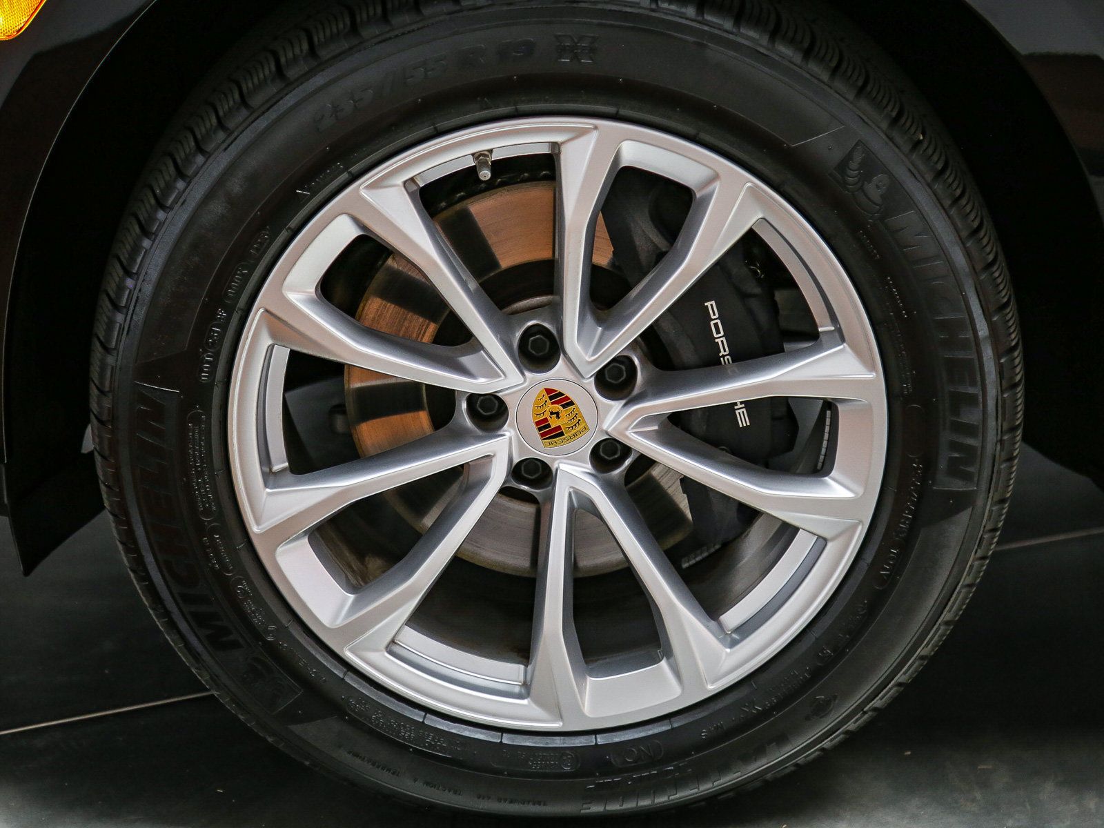 Certified 2025 Porsche Macan AWD/4WD image 13