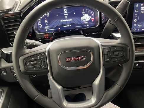 Used 2025 GMC Sierra 1500 Elevation AWD/4WD image 4