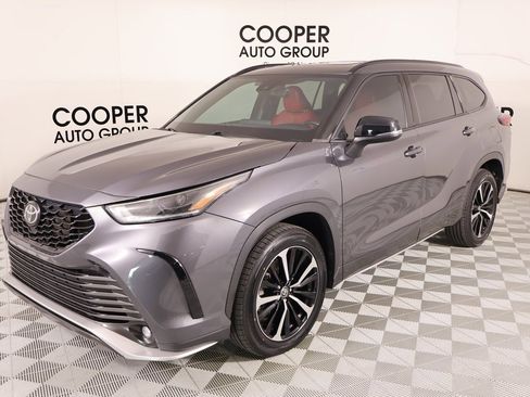Used 2021 Toyota Highlander XSE image 10