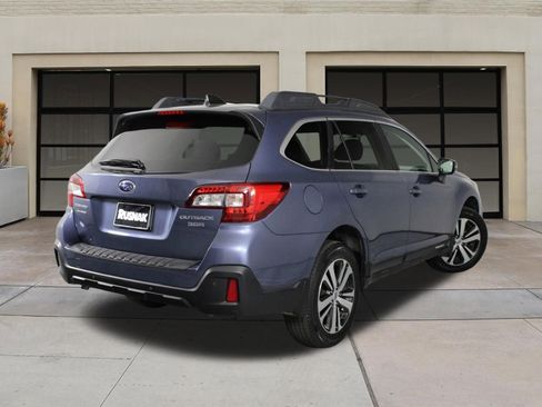 Used 2018 Subaru Outback 3.6R Limited image 4