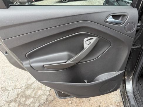 Used 2017 Ford Escape Titanium image 15