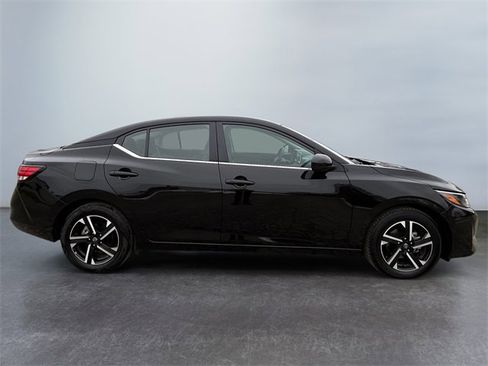 Used 2024 Nissan Sentra SV image 6