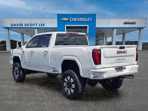Used 2025 GMC Sierra 3500 Denali AWD/4WD image 13