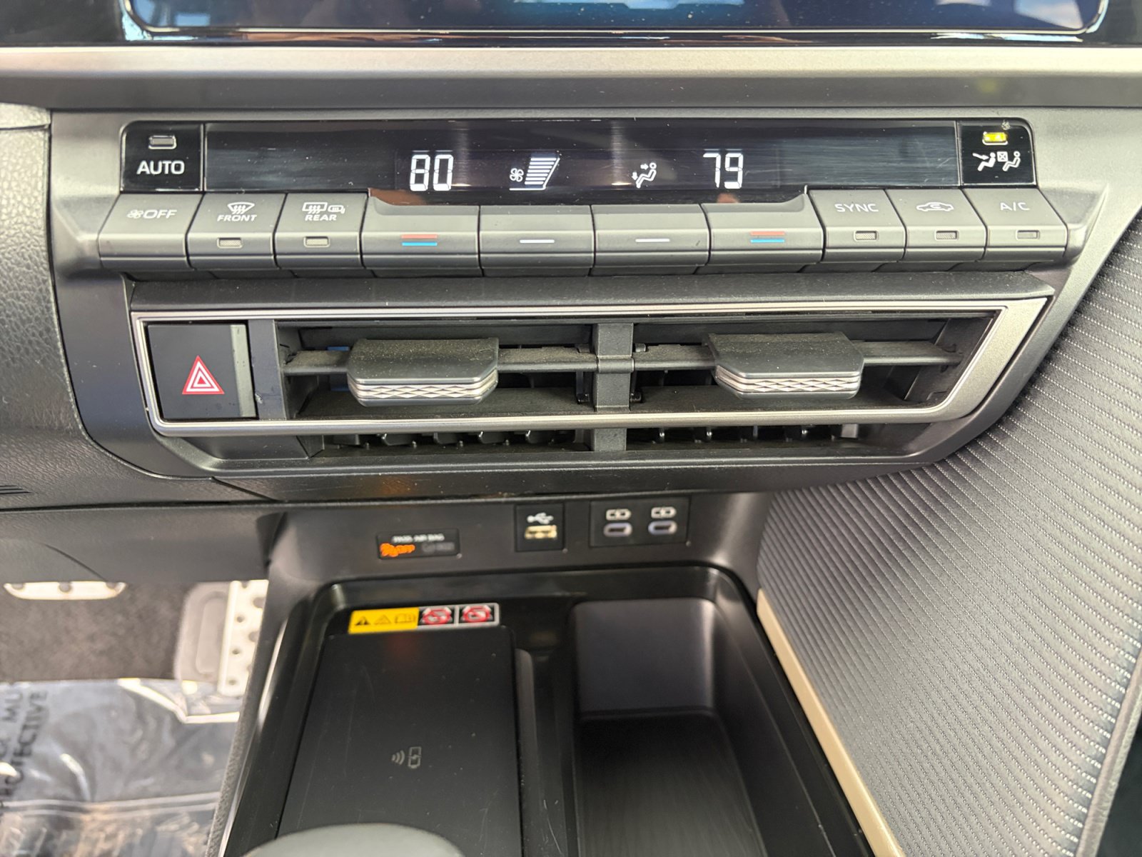 Used 2025 Toyota Camry SE FWD image 20