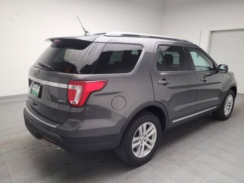 Used 2018 Ford Explorer XLT w/ Equipment Group 201A image 9