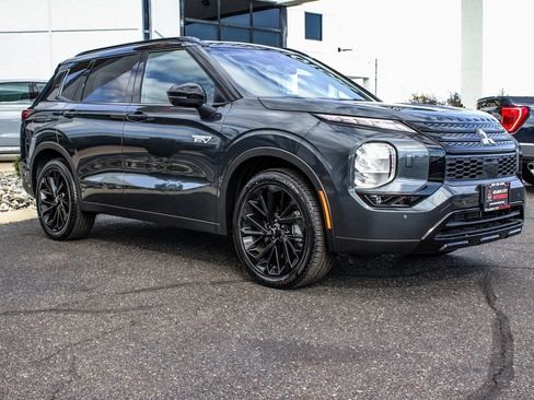 New 2025 Mitsubishi Outlander SEL Black Edition image 3