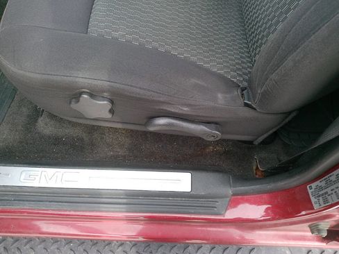 Used 2011 GMC Canyon SLE image 31