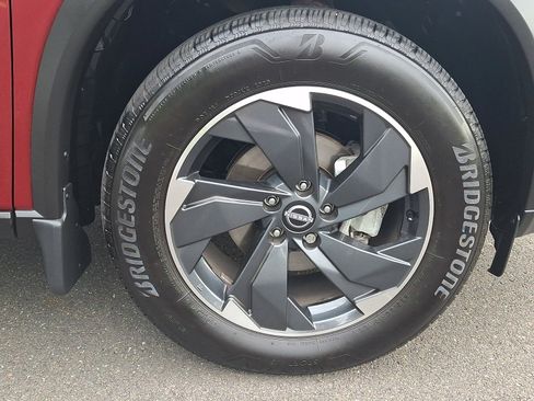 Certified 2026 Nissan Rogue SV w/ SV Premium Package AWD/4WD image 8
