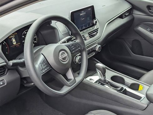 Certified 2025 Nissan Altima 2.5 S image 12