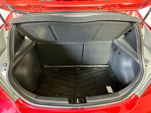 Used 2014 Hyundai Accent SE FWD image 25