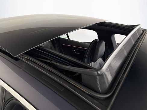 Certified 2022 Mercedes-Benz EQS 580 4MATIC Sedan image 21