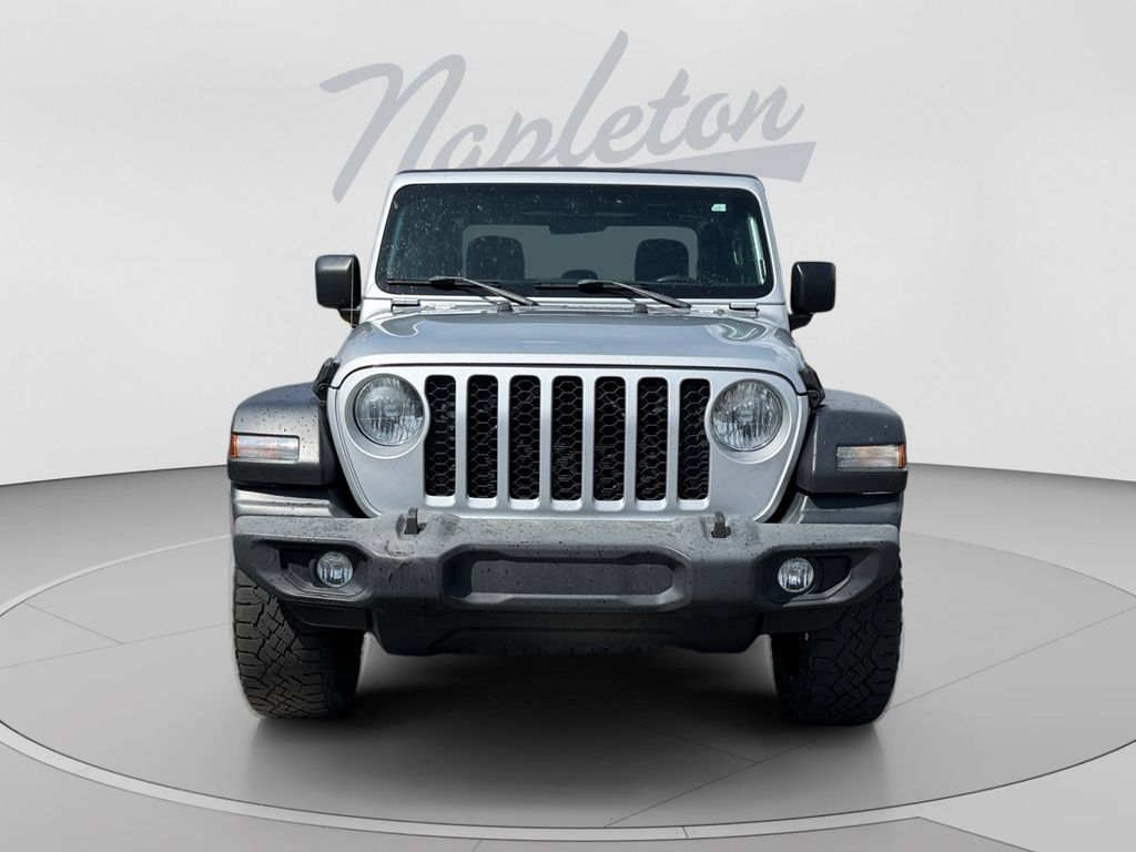 Used 2022 Jeep Gladiator Sport AWD/4WD image 9