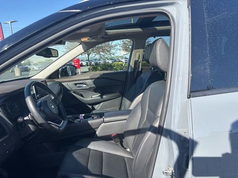 Used 2021 Nissan Rogue SL AWD/4WD image 12