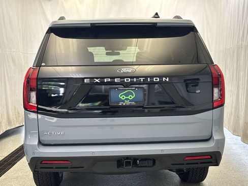 Used 2025 Ford Expedition Active AWD/4WD image 6