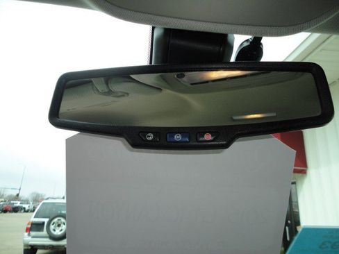 Used 2015 GMC Canyon SLE image 7