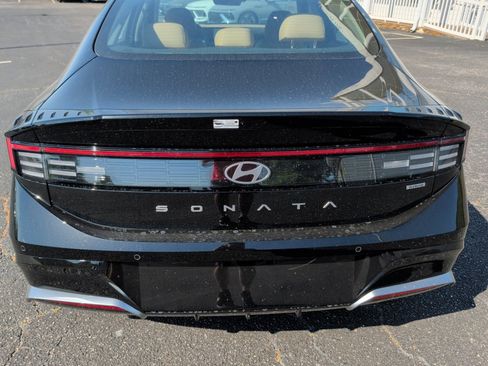 New 2026 Hyundai Sonata Limited FWD image 14