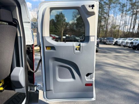 Used 2018 Ford Transit 350 XLT image 15
