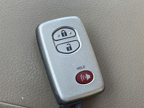 Used 2016 Toyota 4Runner Limited AWD/4WD image 31