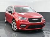 New 2026 Chrysler Pacifica Select image 2