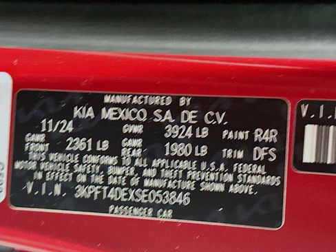 Used 2025 Kia K4 LXS image 12