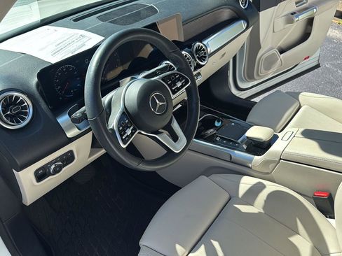 Used 2023 Mercedes-Benz GLB 250 image 18