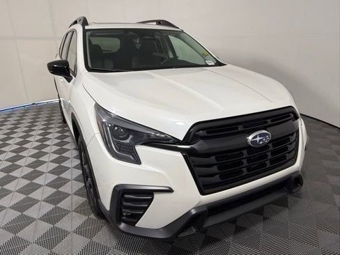 Used 2025 Subaru Ascent Onyx Edition w/ Onyx Package image 8
