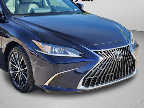 Used 2025 Lexus ES 350 350 w/ Premium Package image 6