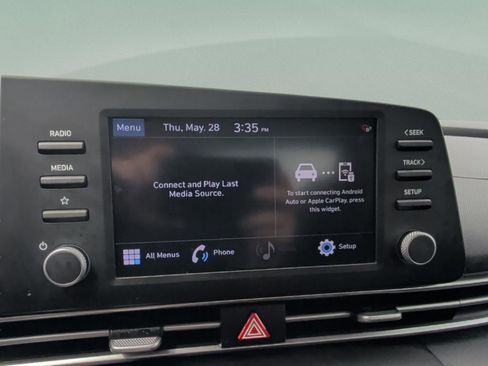 Used 2023 Hyundai Elantra SEL w/ Preferred Accessory Package FWD image 21