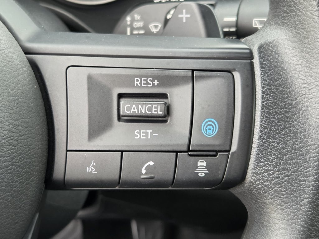 Used 2024 Nissan Rogue SV AWD/4WD image 22